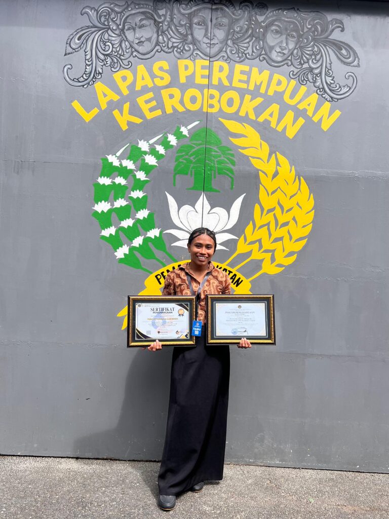 Pengharagaan untuk PKBM NMC dalam rangka Hari Bakti Pemasyarakatan